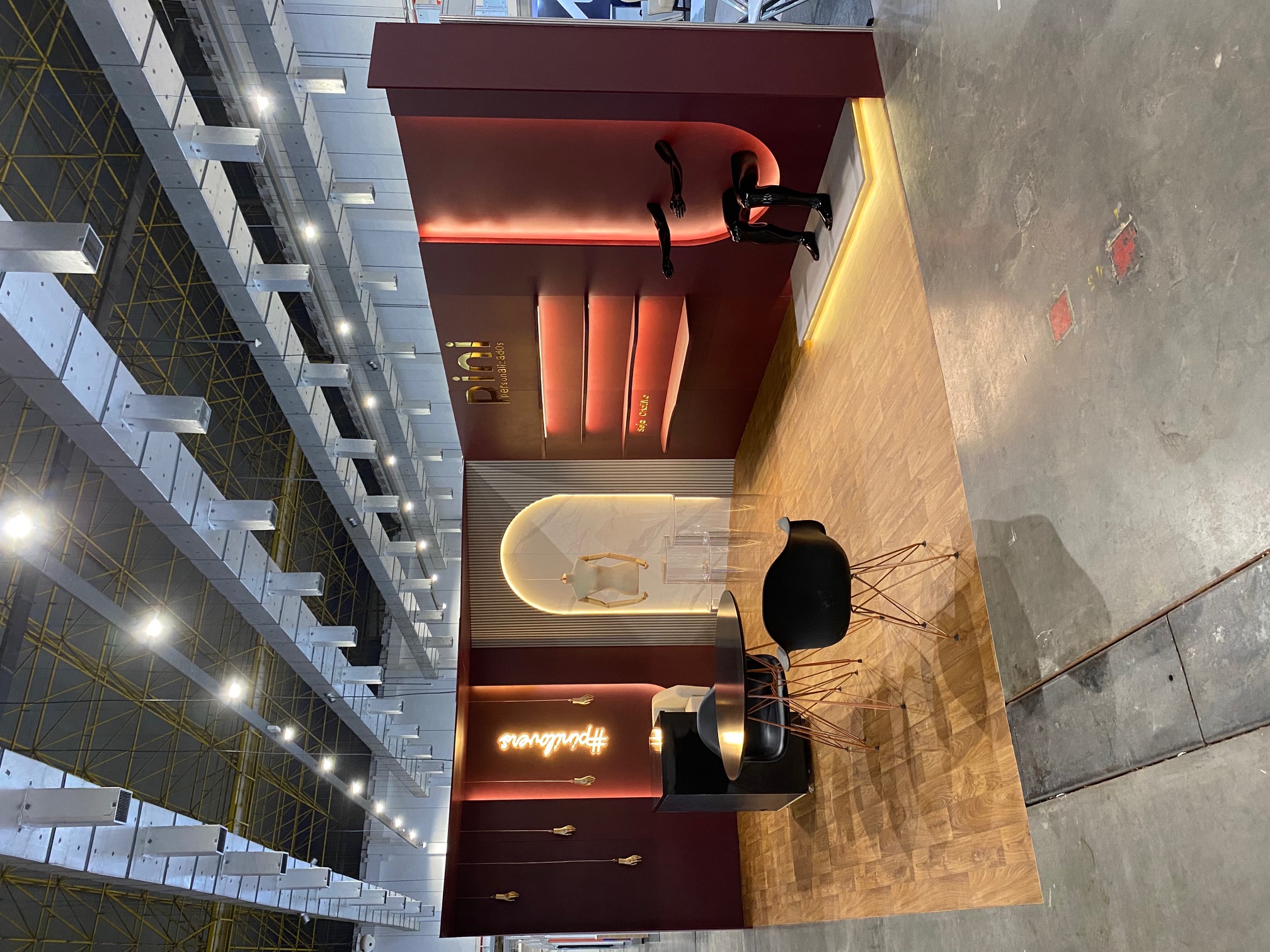 Sala de estar com marcenaria sob medida